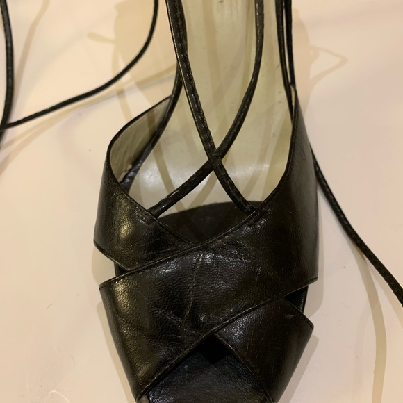 BCBG Vintage -Never Worn Women’s Heels-size 6 1/2 - Picture 2 of 6